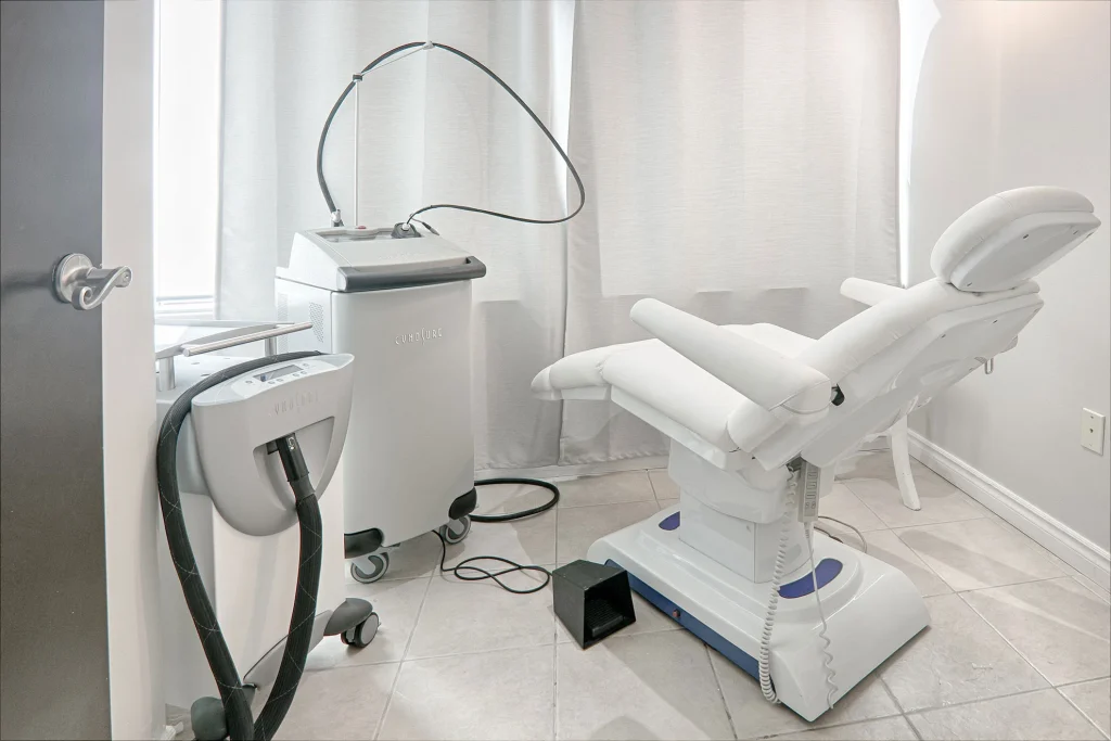 signature cosmetic clinic warden