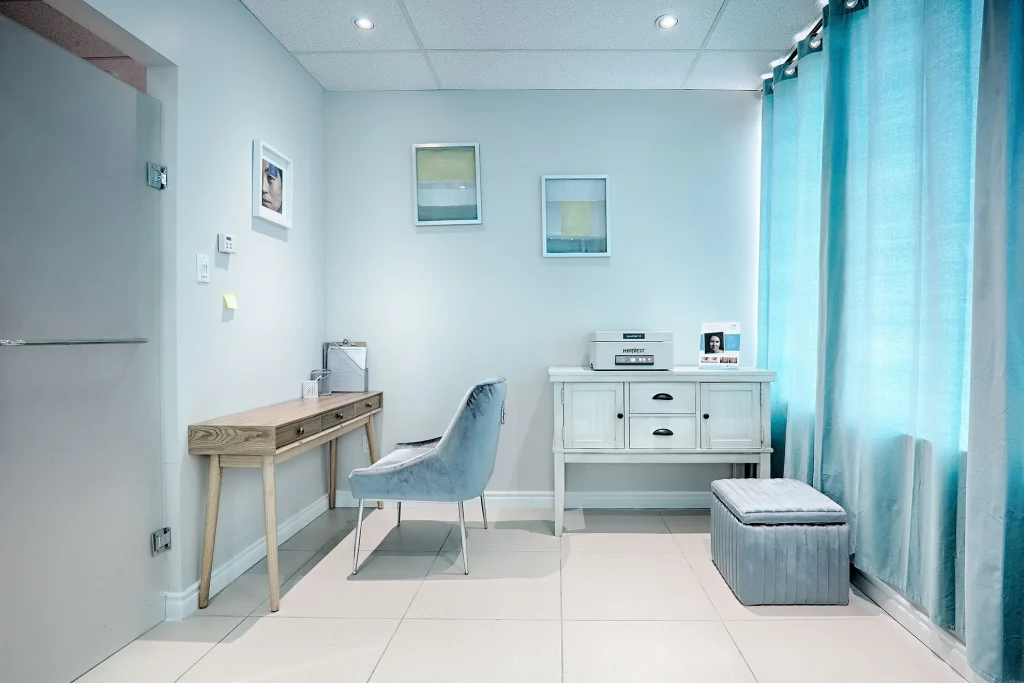 signature cosmetic clinic warden